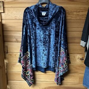 NWT Adore Women's Navy Velvet Pancho with Multicolor Floral Design Size XL